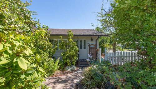 SQ Rose Bud 1 - Photo 3