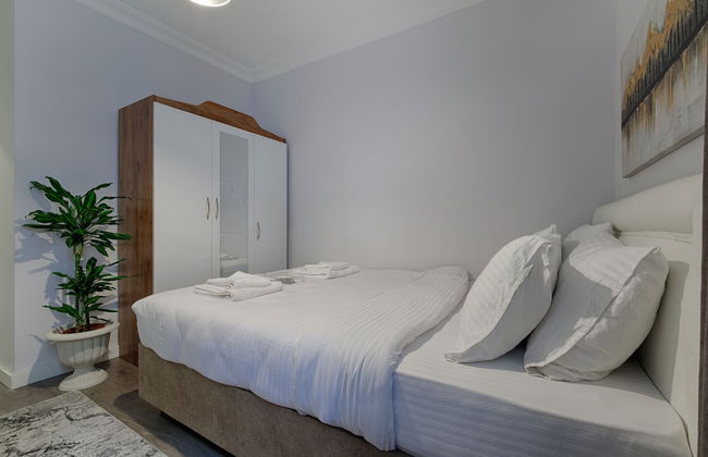 Gorgeous Central 2BR Condo w City Views - Foto 9