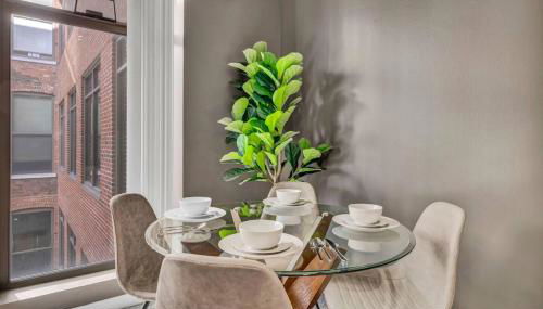 HUGE Luxe Downtown Flat: Pool Table & Parking - Foto 3