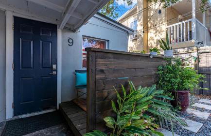 Cozy and Private Studio w Outdoor Deck - Photo 15