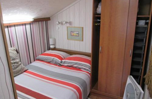 APARTMENT " Studio Green " free parking, self check-in - Foto 23