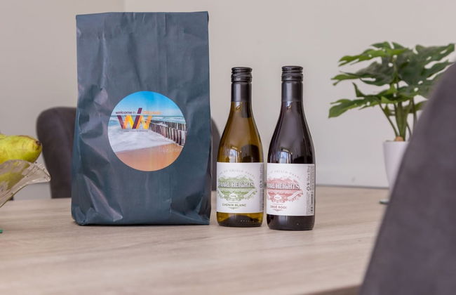 Apartment in Flushing Near Vlissing Beach - Photo 2