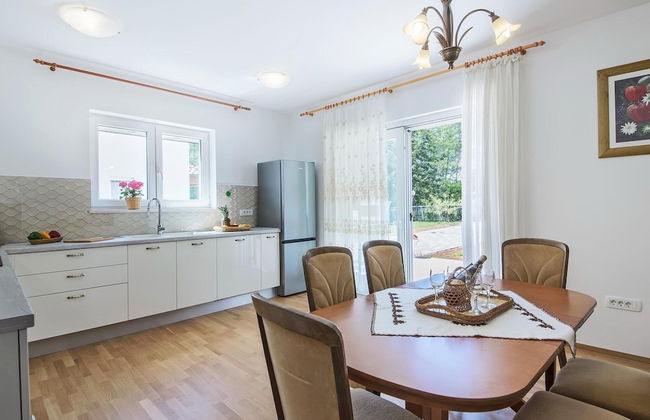 Large Holiday Home With Swimming Pool - Foto 28