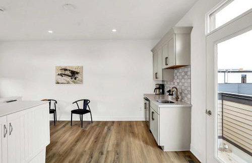 Luxury Townhouse with Fireplace Rooftop Deck Close to Downtown-Family Friendly - Foto 54