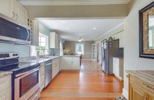 Pet-Friendly Home with Gazebo Minutes to Beach! - Foto 10