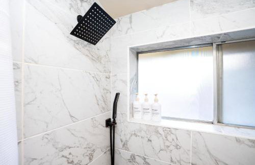 Spacious Mountain View DT 3BR Gem - Great for Work & Family - Foto 35