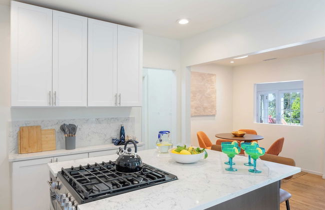 A-lister by Avantstay Hollywood Hills Luxe Group Escape w/ Pool - Photo 13