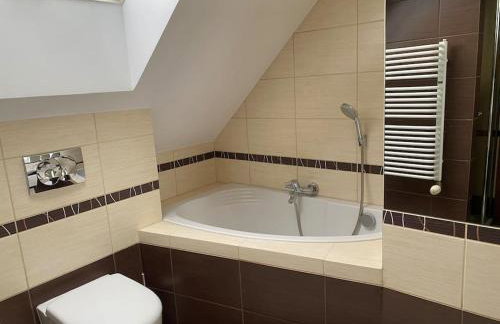 4 Bedroom family house with access to a hot tub - Photo 31