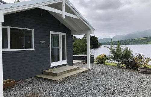 Ardeonaig Lodge with Hot Tub & Water Fronted Games room - Foto 44