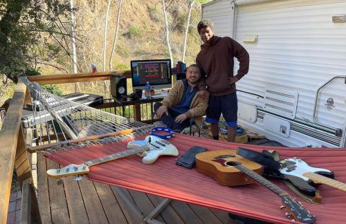 Vintage RV Creekside Nature Retreat near Ojai next to Swim Holes Hike - Foto 6