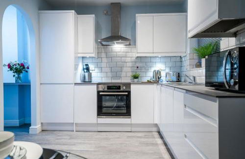 Progressive House 5 Bedrooms Inc Study with Sofabed, Garden, Smart TV in Every Bedroom FREE Parking - Foto 67