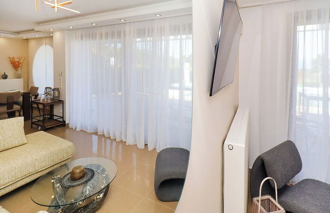 Luxurious 4-bedroom Villa With Private Pool in Kassandra, Halkidiki - Photo 17