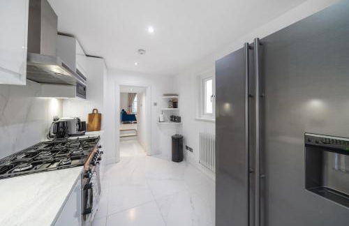 New stylish 3-Bed Pimlico House near Big Ben - Photo 21