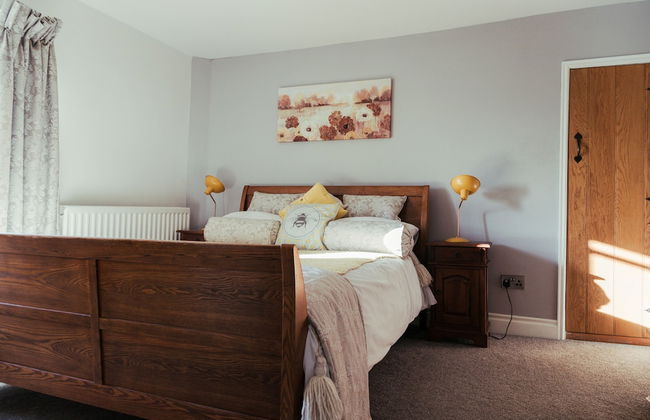 Flints Cottage - Photo 1