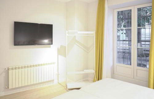 APARTAMENTOS LA FLORA BURGOS todos con aire acondicionado y ascensor - Foto 19