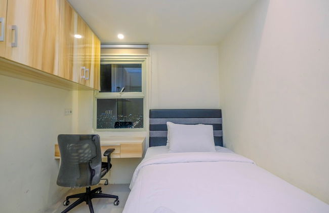 Strategic 2BR Apartment with Workspace @ Season City - Photo 2