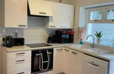 Rhianfa 4 bedroom house minutes walk from the beach - Photo 42