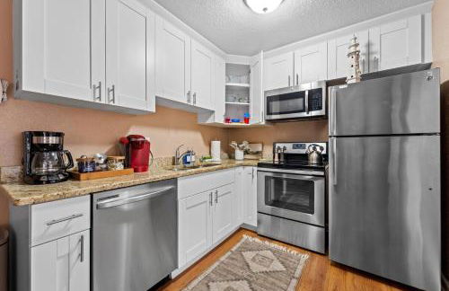 Family Friendly Home Near Beach and Downtown - Photo 19