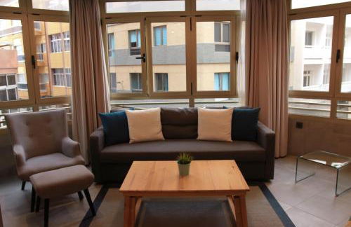 Piso con piscina y garaje en la Playa de Las Canteras - Foto 8