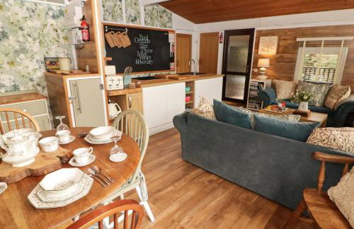 The Bird House - Photo 8