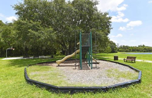 Lakeside 4-bed Pool Home At Villa Sol 4 Bedroom Home by Redawning - Foto 40