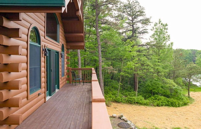 Deer Haven Cabin by Avantstay Waterfront Dock Firepit - Photo 46