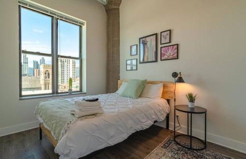 Spacious 2BR South Loop with Skyline view, Optional Parking and Gym Access Near McCormick Place and Soldier Field - Foto 2