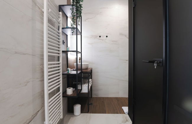 DISTRICT boutique - Photo 27