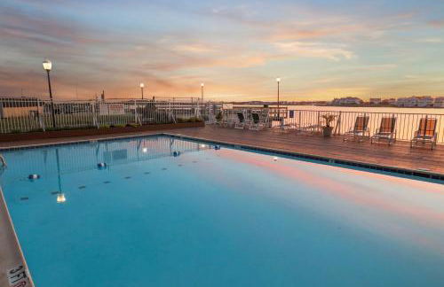 Couple's Escape - The One with Downtown Inlet Vibes - Assateague House 111 - Foto 32