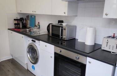 Prime 1BR Earls Court Walk to Tube Zone 1 - Photo 11