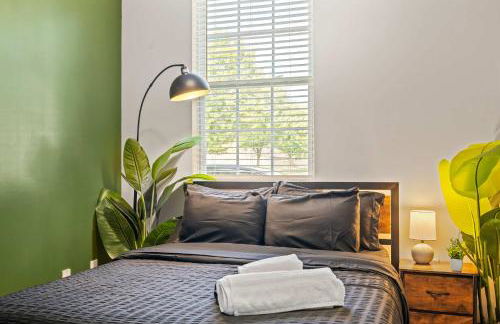 3BR Townhouse King Bed Garage Pineville - Foto 26