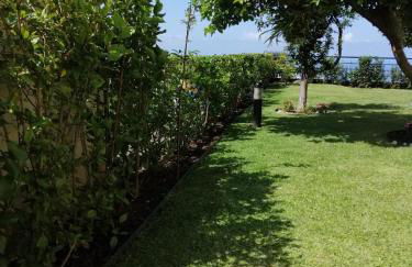 Luxury villa with private heated pool, garden and views of the sea and mountains. - Photo 41