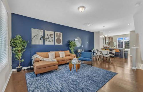 3BR Townhouse King Bed Garage Near NC State - Foto 1