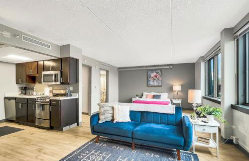 Modern Studio - walk to Wells Fargo Arena - Foto 1