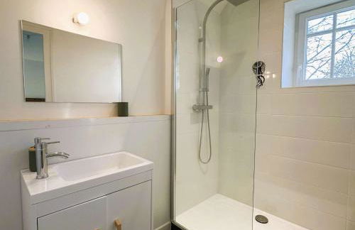 Maison rénovée avec jardin, proche plage Kerleven, 8 pers, Golf Cornouaille à 1.8 km - FR-1-481-153 - Foto 10