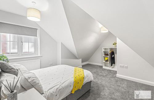 Elegant 5-Bed House with ample parking - Foto 26