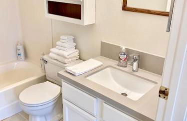 Modern & Cozy Gem ~ Walk to the Beach ~ Queen Beds - Photo 6