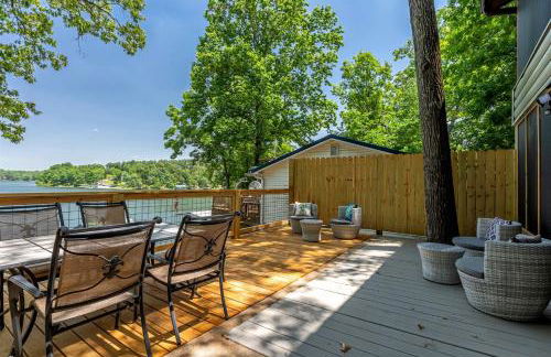 French Country Cottage Dock & Screened Porch - Photo 7