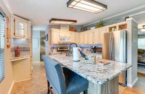 Outdoor Kitchen and Hot Tub Table Rock Lake House - Foto 6