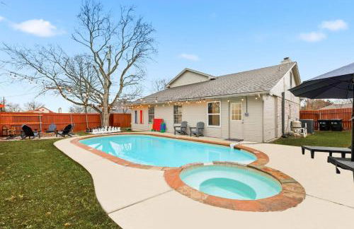 Luxury Living w Backyard Pool Oasis 5BD 3BA - Foto 49