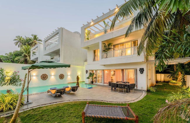 Legacy by Hireavilla- Full Field View Villa w Pool - Photo 2