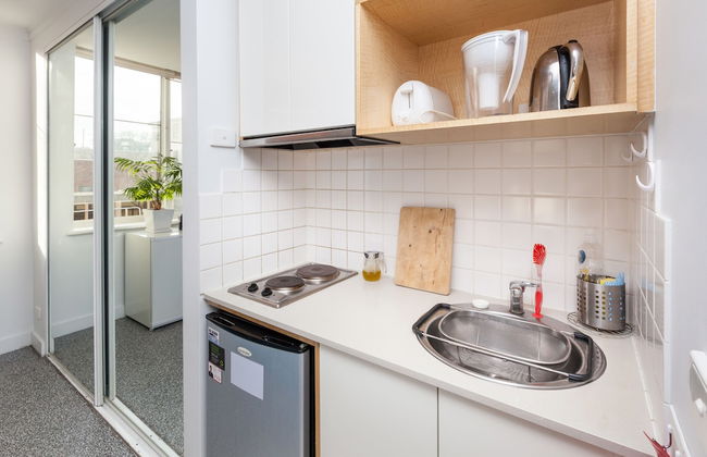 HENRIETTA, Carlton Studio Apartment - Photo 9