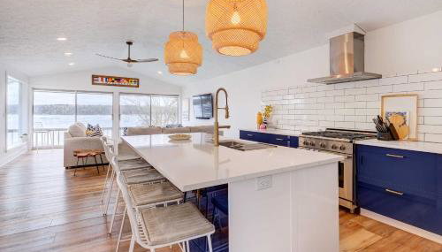 East Jordan Vacation Rental on Lake Charlevoix! - Foto 2