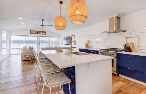 East Jordan Vacation Rental on Lake Charlevoix! - Foto 2