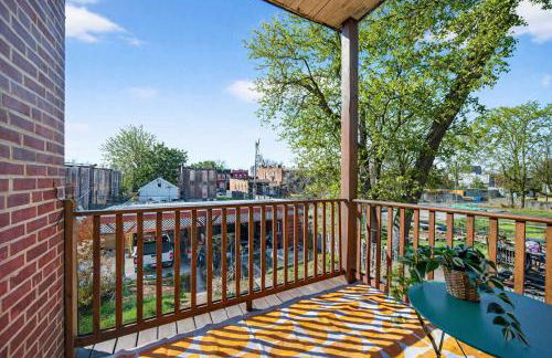 Trendy City Escape Perfect St Louis Location - Photo 25