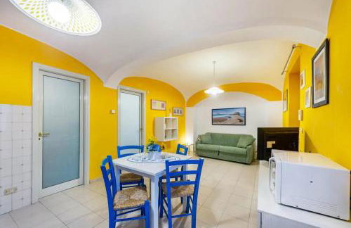 Bilocale in centro con parcheggio gratuito 4 persone - Foto 4