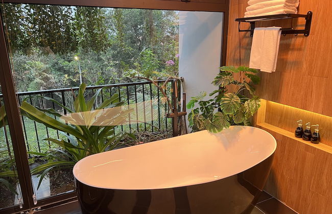 HALO ME Villa - Photo 28