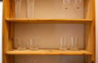 Peaceful Getaway - Free Parking, Short Drive to Stamford - Foto 19