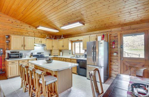 Dubois Riverfront Lodge with On-Site Fishing and Views - Foto 6