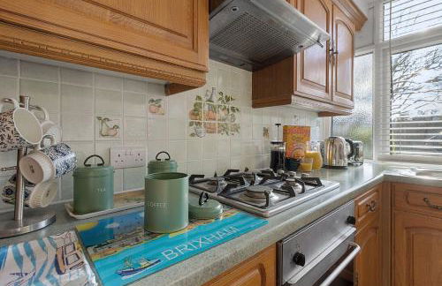 Baywatch Sea View Retreat - Photo 7